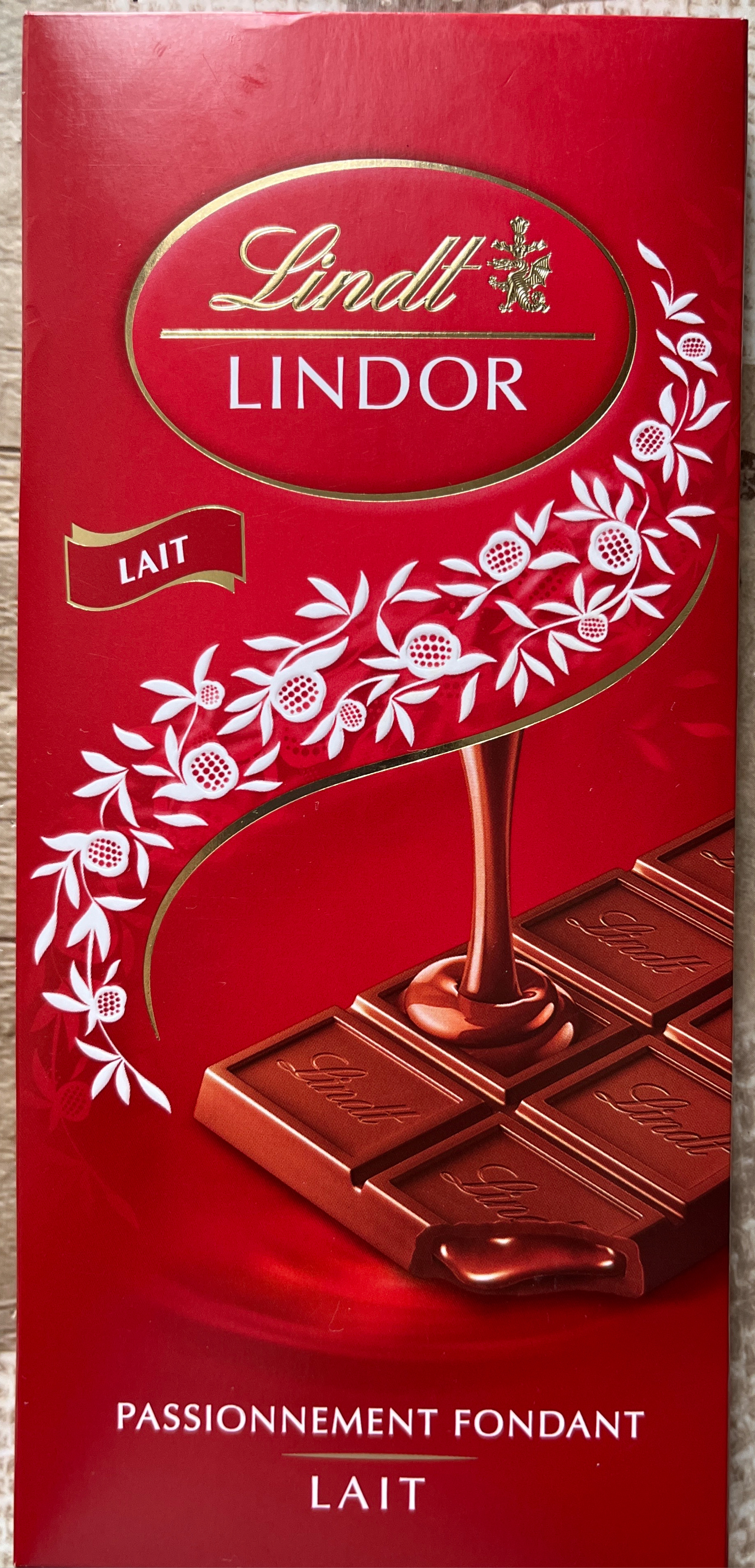 Lindt milk chocolate Lindor